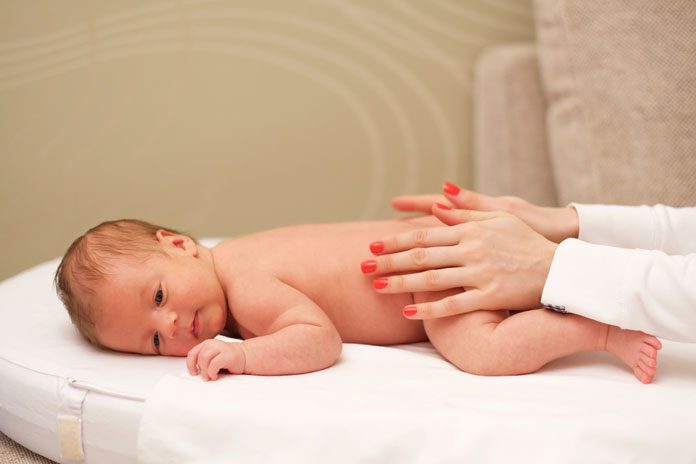 Babymassage Bindung Durch Beruhrung Welovefamily At