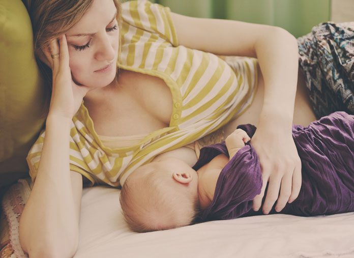 stillprobleme-was-tun shutterstock ID: 403891516 Baby wird gestillt