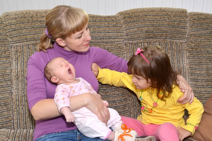 eifersucht-auf-baby 224708998