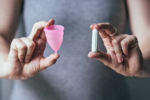 tampons vs. menstruationstasse