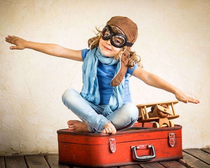 kind_koffer - shutterstock ID 160628210