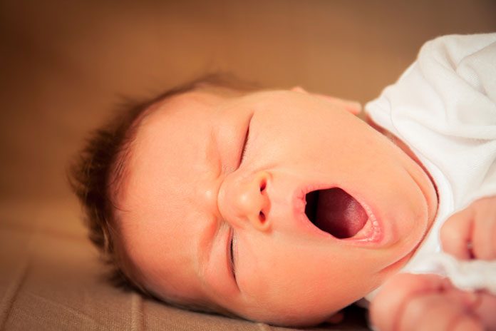 föhn-einschlafen-baby 318820619 föhn-einschlafen-baby