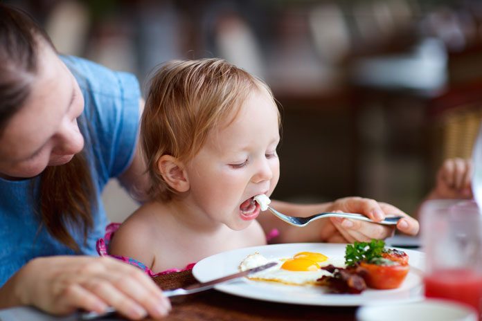 familienfreundliche-lokale-64888276