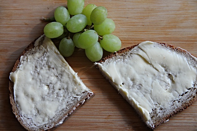 pixabay-bread-and-butter-3206789_640