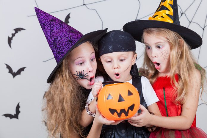 halloween-schminken-kinder 316781237 halloween-schminken-kinder