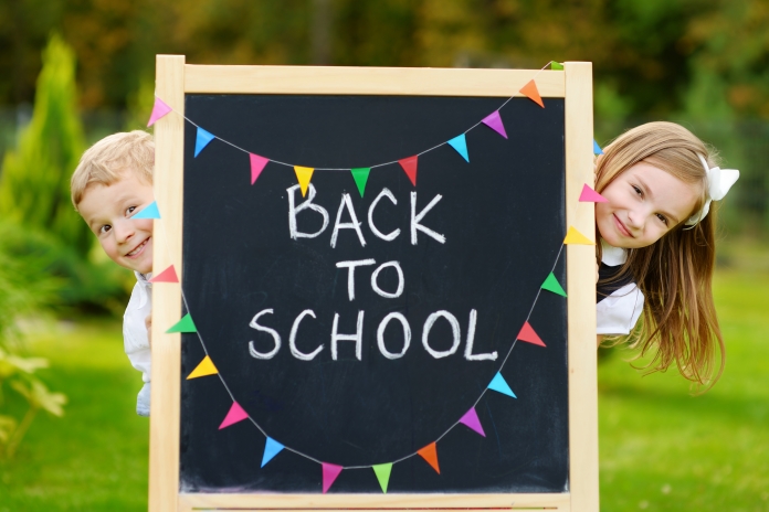 (c) Shutterstock ID 445064764 Schulbeginn