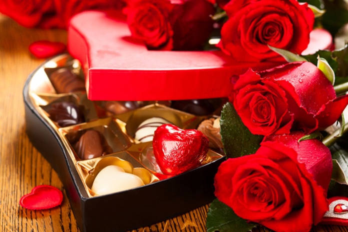 Feste_Valentinstag - shutterstock_162573713 Valentinstag mit Pralinen