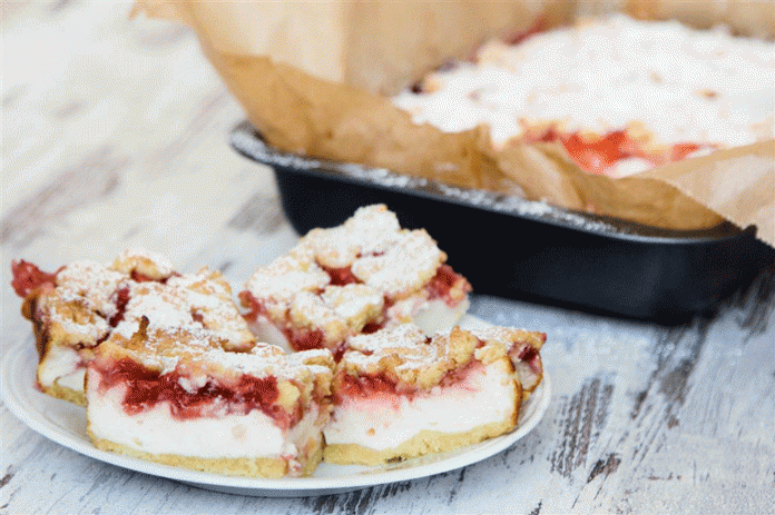 quarkkuchen-mit-erdbeeren-und-streusel-rezept-09