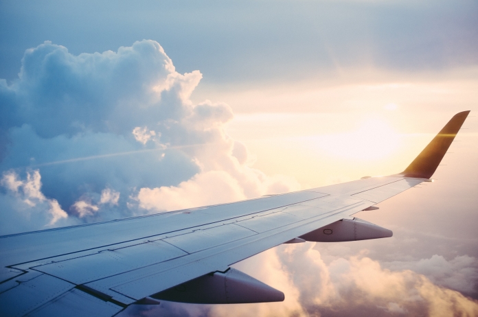 Pixabay: plane-841441_1920 Flügel eines Flugzeuges
