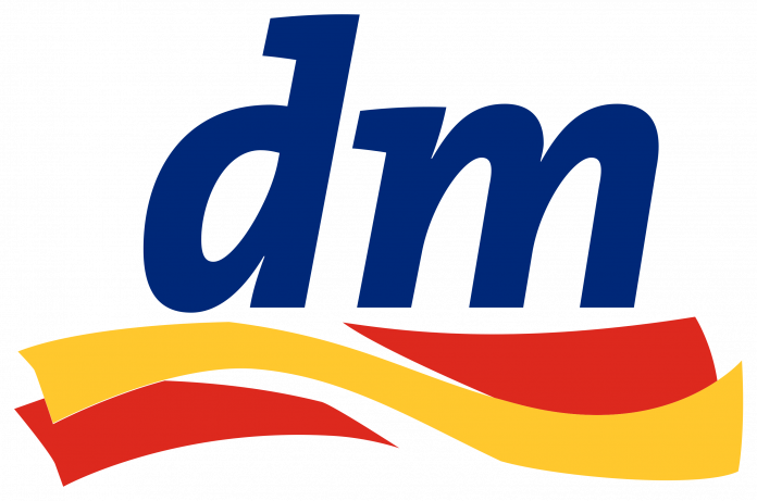 2880px-Dm_Logo.svg dm-Logo